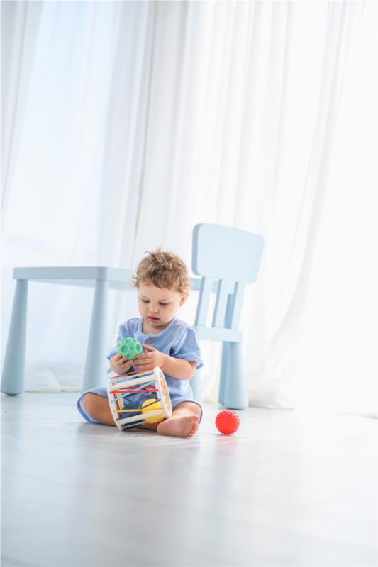 Juego sensorial de empujar y rodar