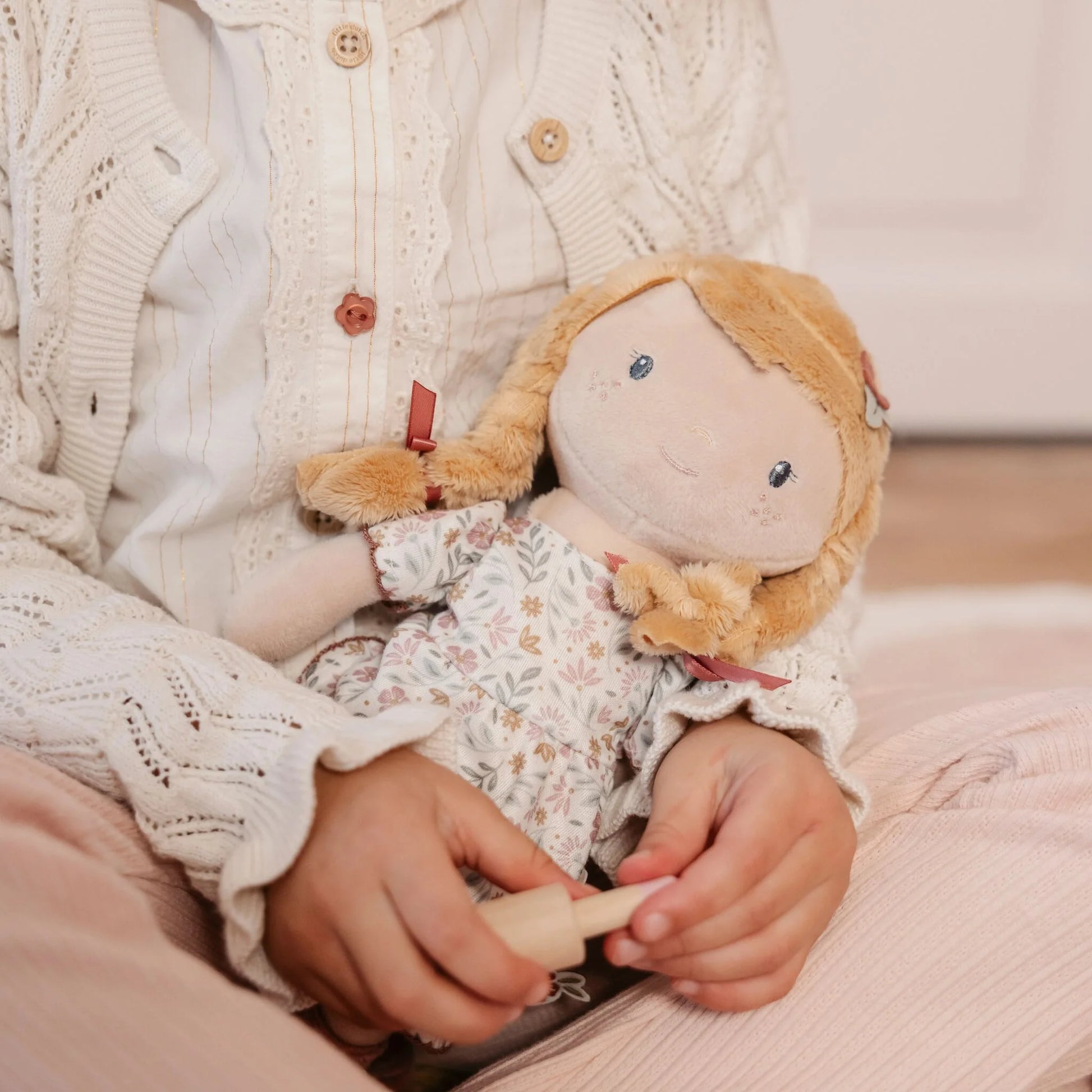 Julia Muñeca Blandita 35 cm Little Dutch - detalle 3