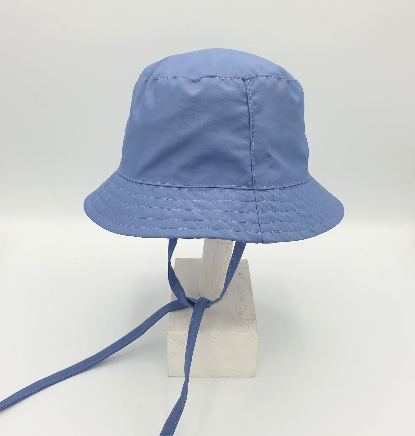 Bucket proteccion solar UPF 50+ - Azul