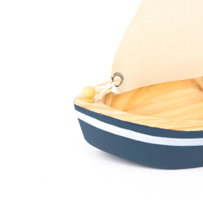 Detalle del barco de madera
