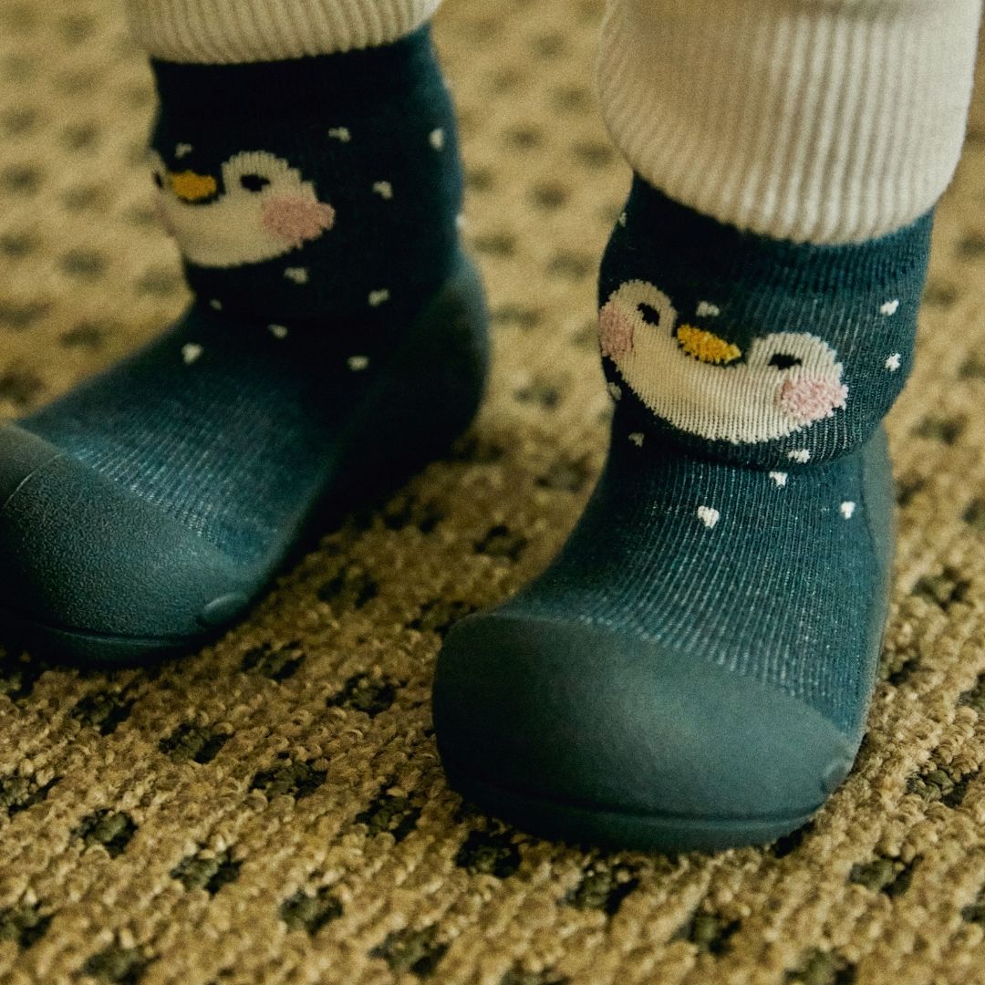 ATTIPAS PENGUIN NAVY - detalle