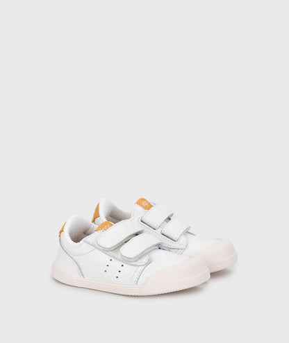 Zapatillas Igor Tennis Mostaza — piel blanca con talón mostaza