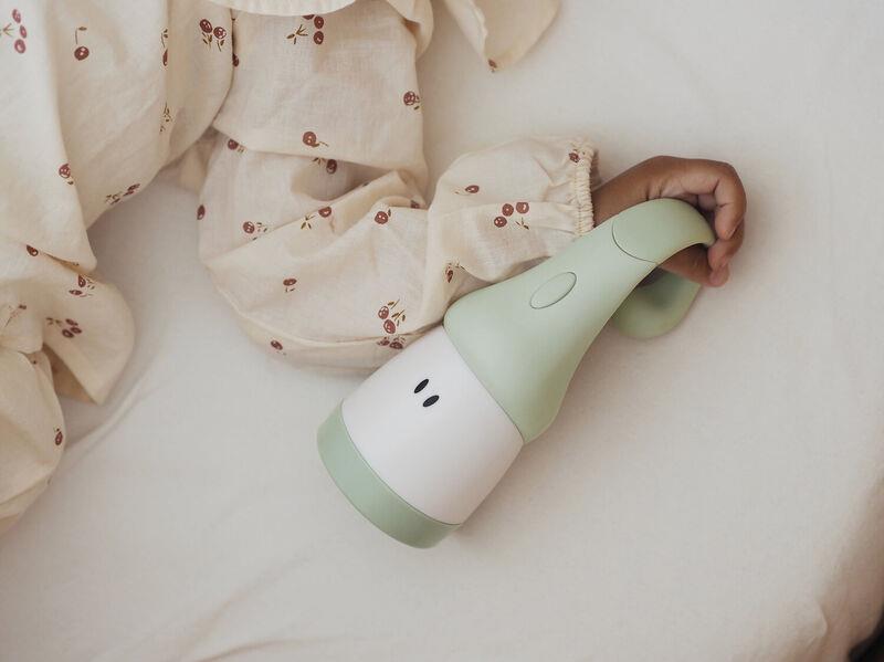 Luz quitamiedos Pixie Torch sage green - detalle 2