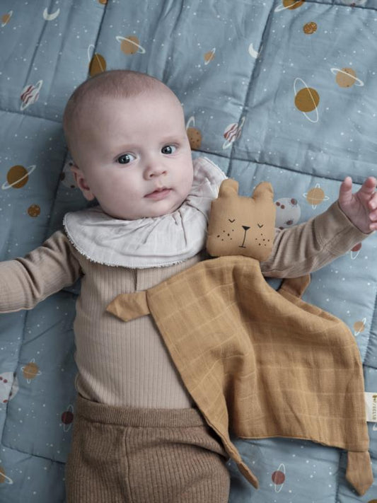 Ruffle Bib - Natural- 2 pack