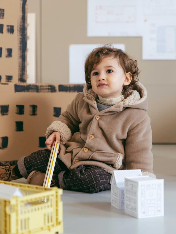 Abrigo polar con capucha e interior de pelo