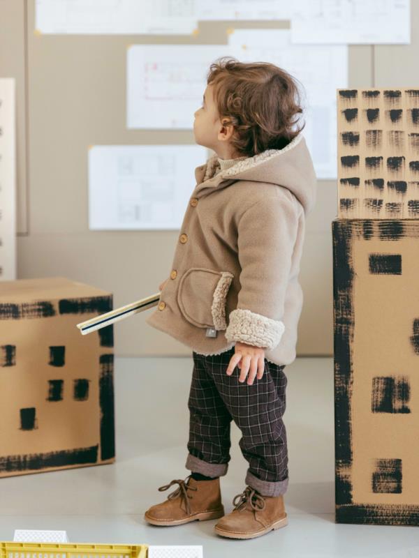 Abrigo polar con capucha e interior de pelo