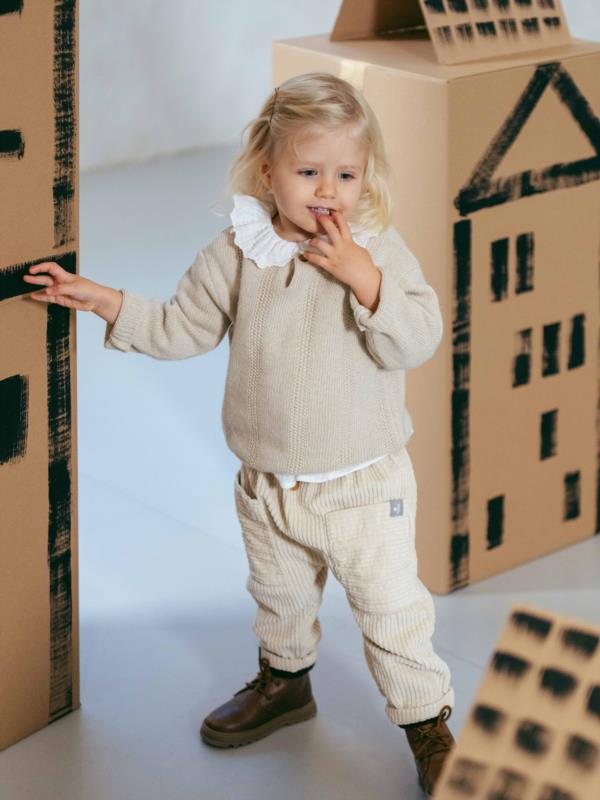 Blusa de muselina con cuello de volante bordado