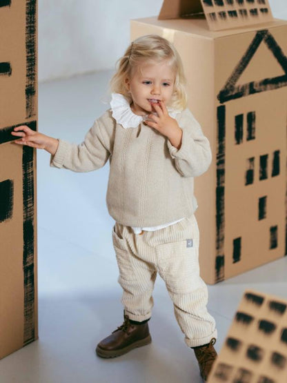 Blusa de muselina con cuello de volante bordado