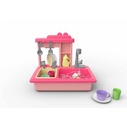 Fregadero de cocina con complementos y grifo