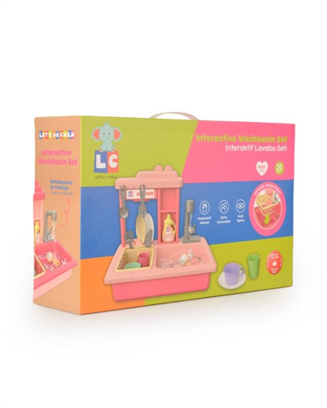 Fregadero de cocina con complementos y grifo - en uso