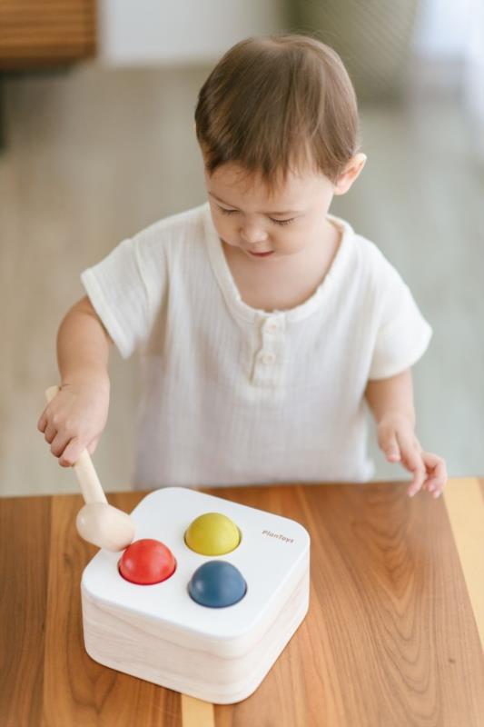 CAJA GOLPEA Y CAE NUEVO PLANTOYS