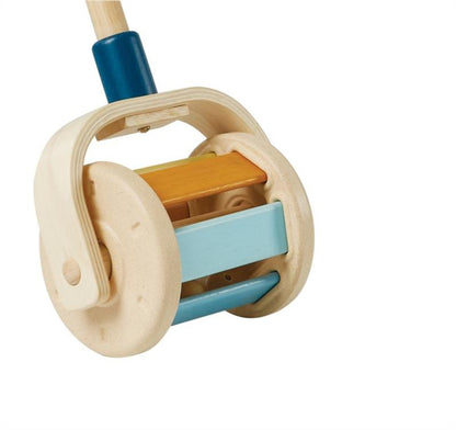 WALK AND ROLL ORCHARD PLANTOYS