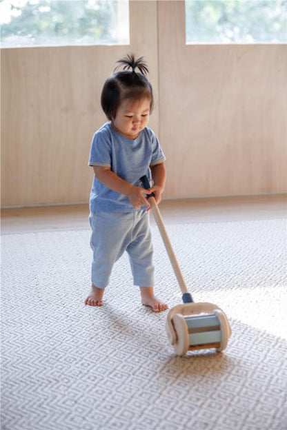 WALK AND ROLL ORCHARD PLANTOYS