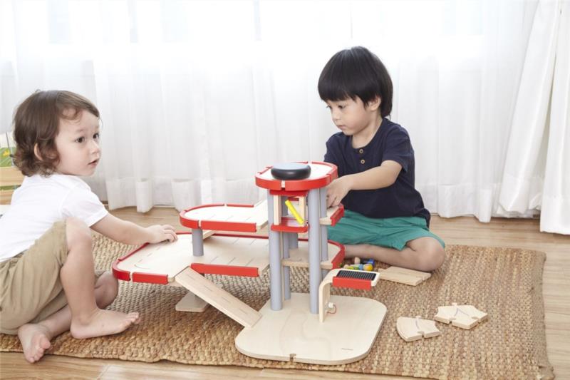 PARKING GARAJE PLANTOYS