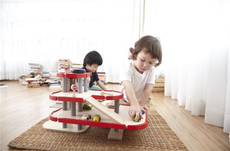 PARKING GARAJE PLANTOYS