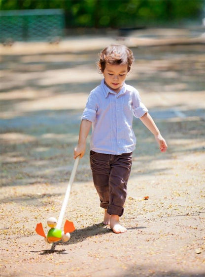 PASEA AL PATO PLANTOYS