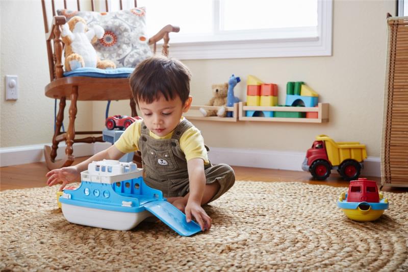 Ferry con Mini coches - GreenToys - en uso