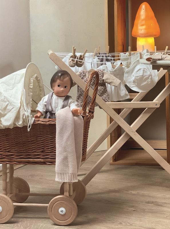 Cochecito de Mimbre con Manta de Punto Beige